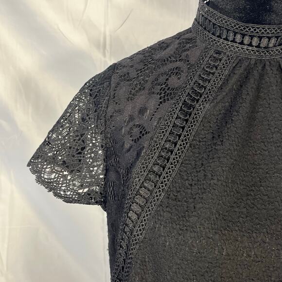 Cable and Gauge Women’s Black detailed blouse - Picture 10 of 14